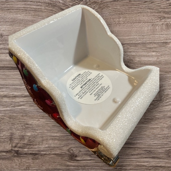 NWT BATH & BODY WORKS SANTA'S SLEIGH 3-WICK CANDLE HOLDER - RETIRED - Picture 3 of 4